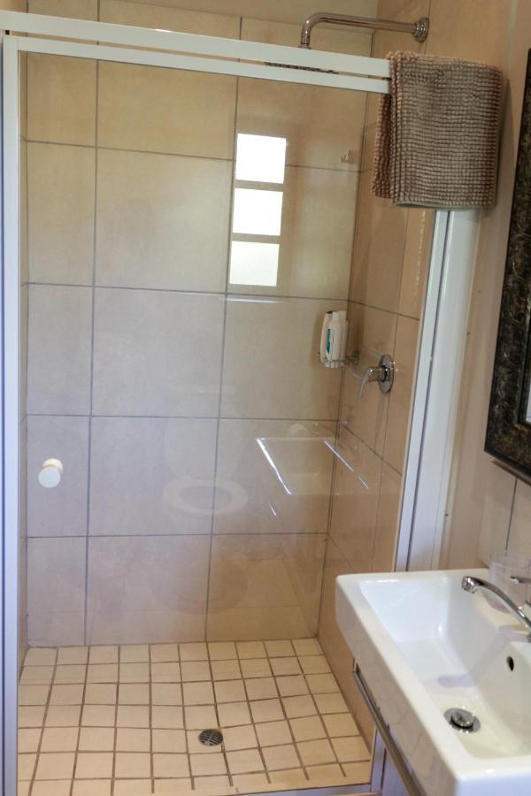 25 On Catherine Pretoria-Noord 外观 照片